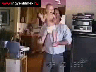 Папа экстремально играет с сыном