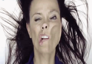 Красота женщины не измена в любую погоду